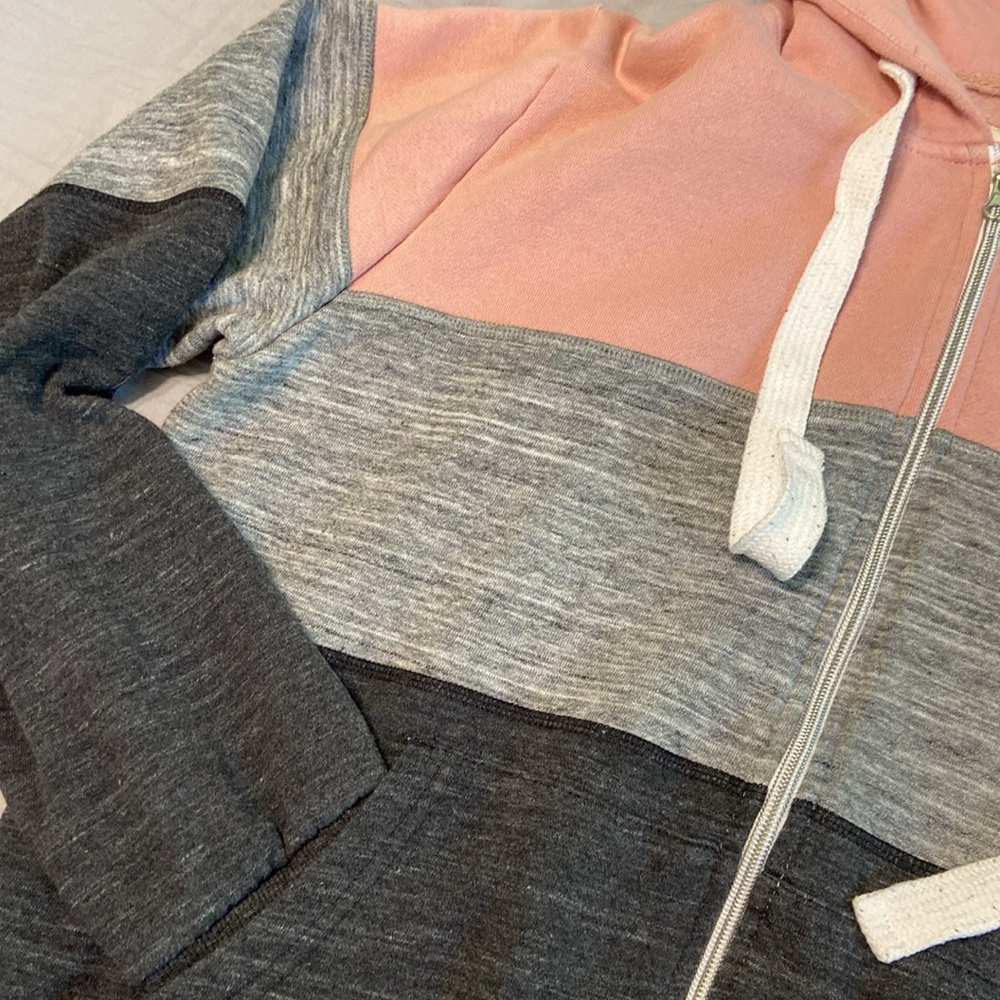 Zip-up Hoodie - Picture 5 of 9